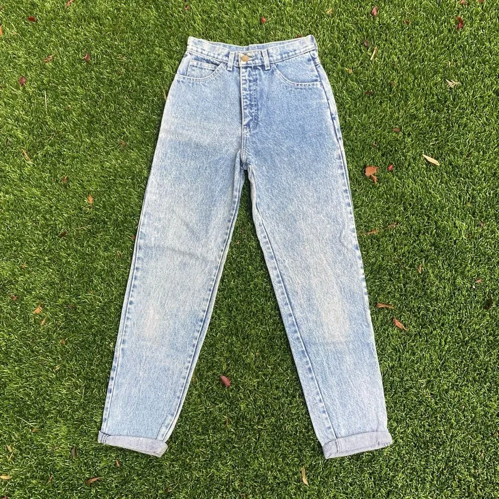 Perfectly broken in 90s Vintage Classic Highwaisted Denim Blue Jeans 24 Womens - Picture 1 of 5